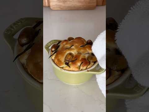 Single-serve focaccia 🍞with olives 🫒and rosemary🌿 #focaccia #bread #recipe #cravings #cozy #yum