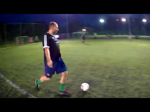 StrefaFutbolu.pl: SQUAD - Przyjaciele Fryzjera