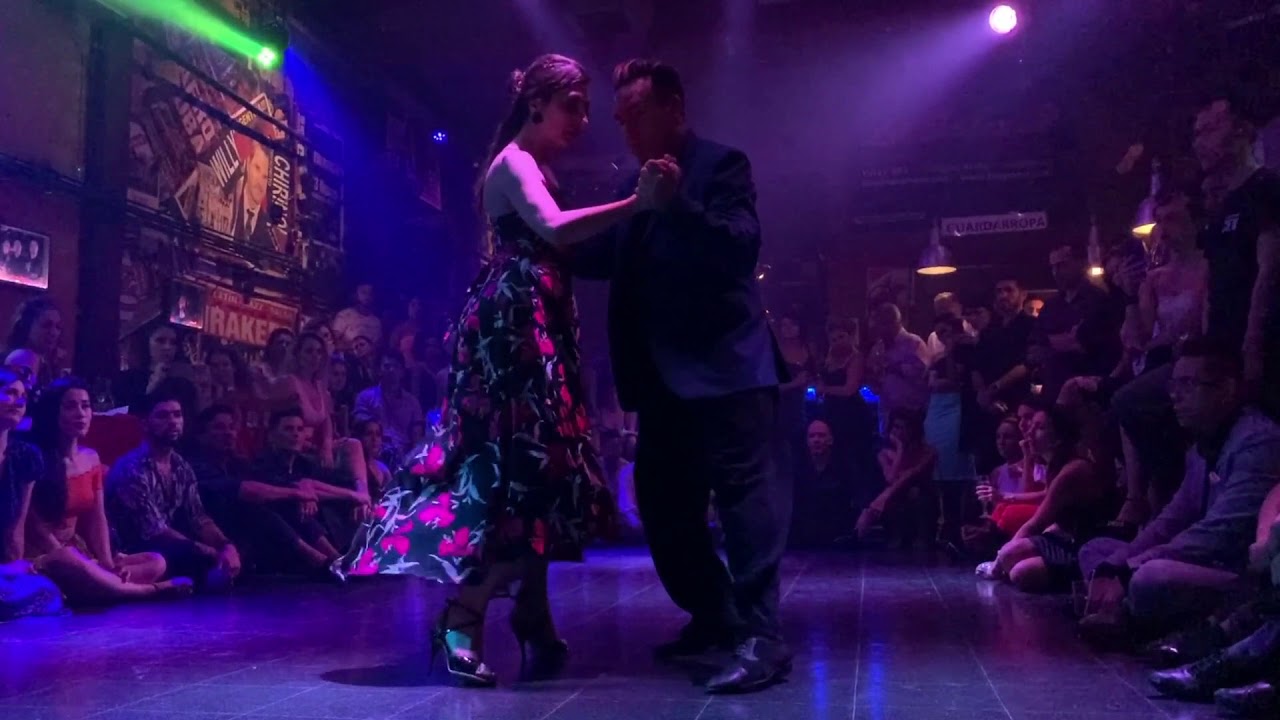 Moira Castellano y Chicho Frúmboli - Carlos Moscardini-Horizonte Infinito