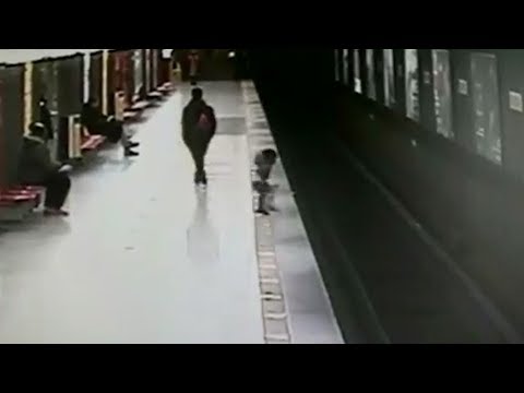 Two-year-old falls on railway tracks - teenager becomes a hero!