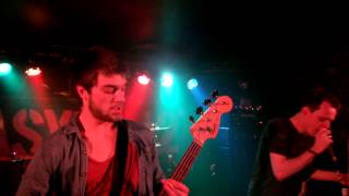 I Divide, Opening set, The Arrival, Run Away.