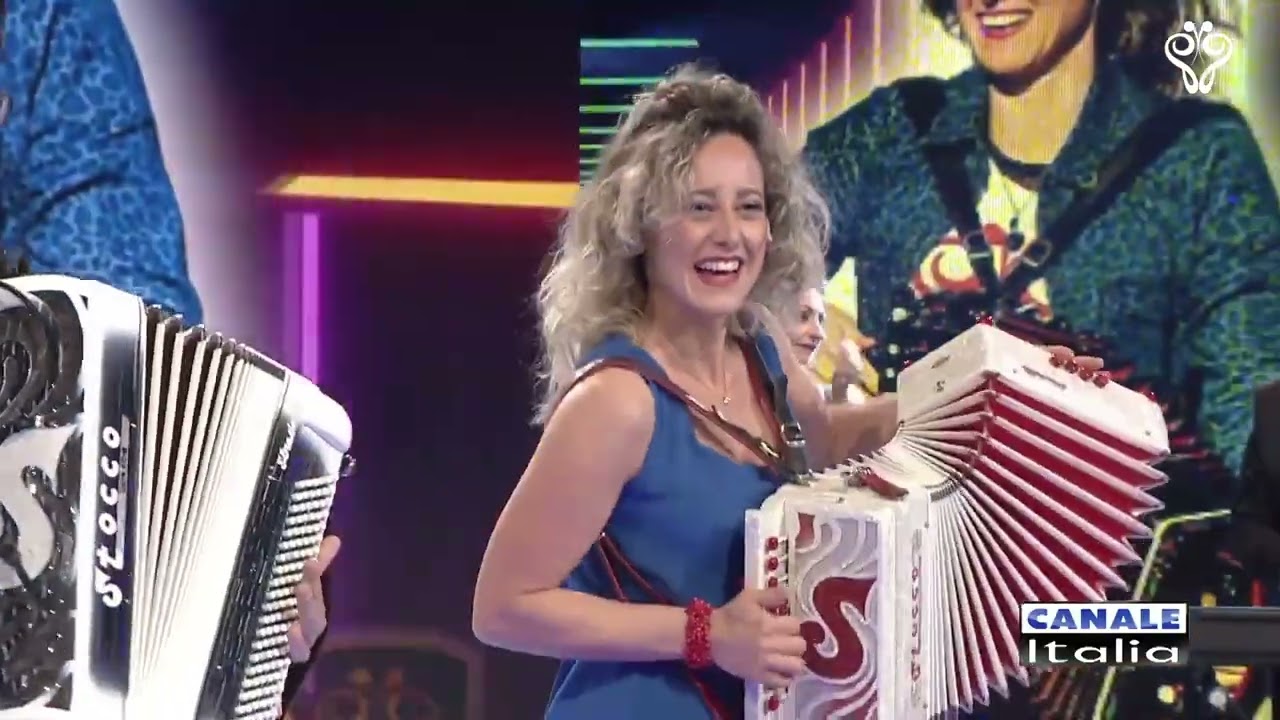 Veila & Giuseppe Spinelli - TIK TOK (cumbia) Inizio Serata Canale Italia SPECIALE FARFALLINA in TV