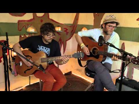 Fruit Bats - When U Love Somebody (Live @Pickathon 2011)