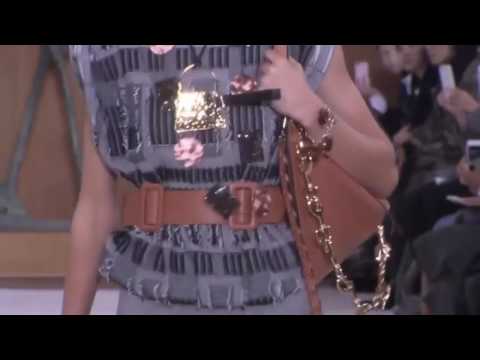 Loewe Fall Winter 2016/2017 Paris Fashion Week