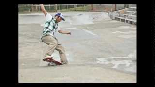 preview picture of video 'Tony Alva - warm up fun at Yauger Skate Park, Olympia WA... 06/15/12'