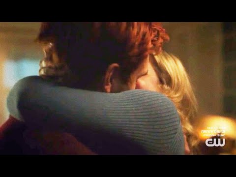 Riverdale - Betty and Archie kiss and try their relationship again [5x19] Barchie Season Finale