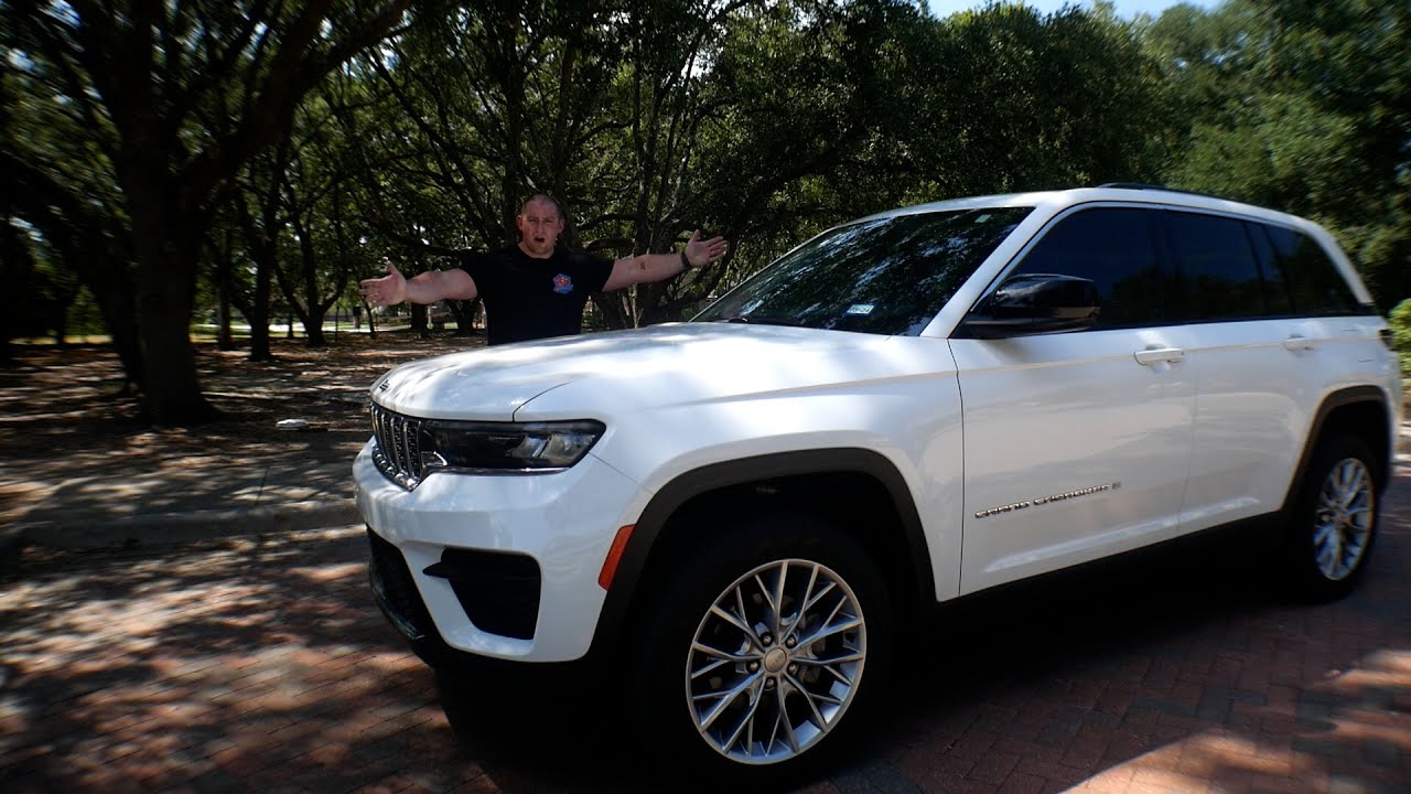 I Bought The CHEAPEST BASE MODEL 2022 Jeep Grand ...