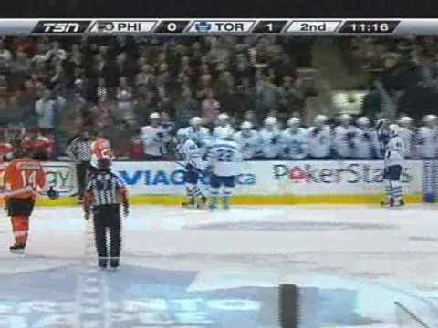 Tyler Bozak First NHL Goal - AMAZING - Flyers at Leafs - Jan 14 2010