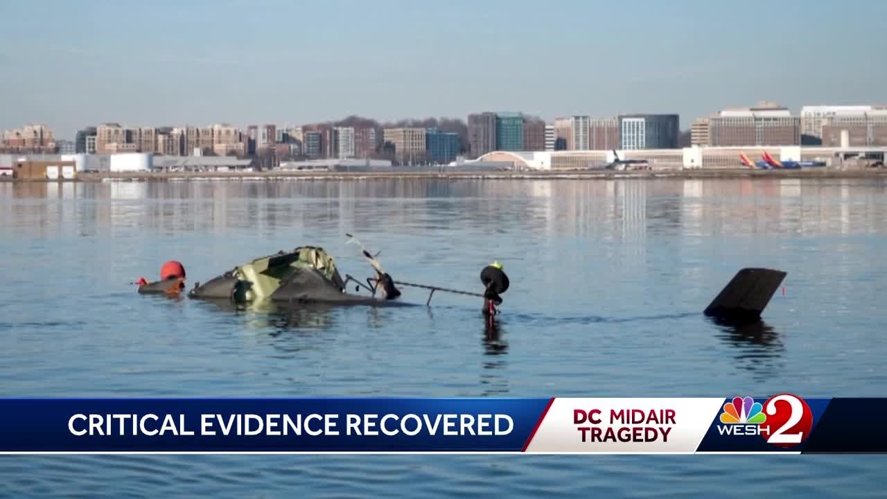 Divers continue search for remains after finding 40 bodies from DC plane crash