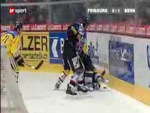 Match/Spiel Fribourg Gottéron VS. Berne  :  2-1
