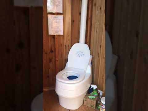 I'm totally a fan of composting toilets- NO SMELL