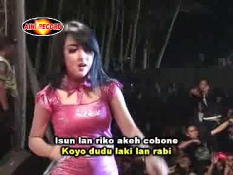 Rina Amelia - Ngobong Ati | Dangdut (Official Music Video)
