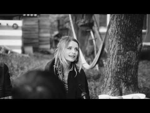 SarahLesch - Unten am Fluss (Offizielles Musikvideo)