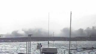 preview picture of video 'Waves in port of Karystos with high speed south wind - ΚΑΡΥΣΤΟΣ ΚΥΜΑΤΑ 6/1/2012'