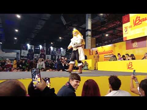 1ª bateria cosplay de sábado no palco da @BauduccoBrasil na @bgs