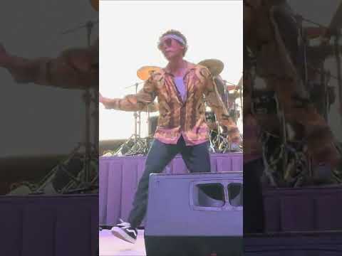 #brunomars #tribute #24kmagic #planotx #legacyhall #uptownfunk #2025shorts #texas