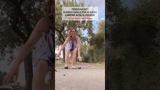 Download lagu Ngakaknya Bunda Corla Ambil Apel Pakai Kayu #corla mp3