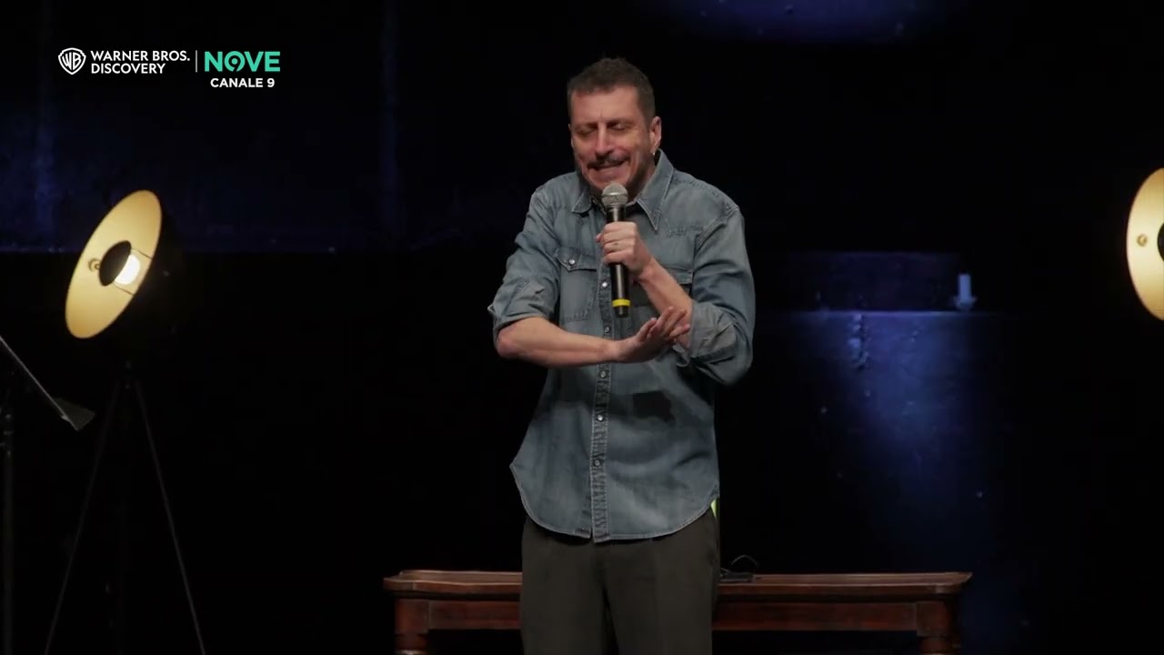 Luca Bizzarri - Non hanno un amico "Tanti mestieri stanno scomparendo tipo il mio!"