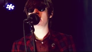 THE STRYPES : &quot;Blue Collar Jane&quot; on PURE