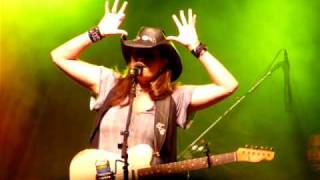 Terri Clark-Girls Lie Too.MOV