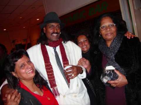 Vishnu Carombayeni - Dernier Regard