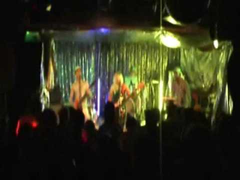 Phonoboy live @ atomic café.wmv