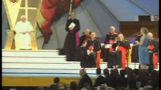 Kelly Clarkson sings &quot;Ave Maria&quot; for Pope Benedict XVI