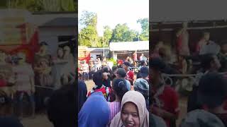 Download lagu kalapan akar mega meru mp3 Download lagu kalapan akar mega meru mp3