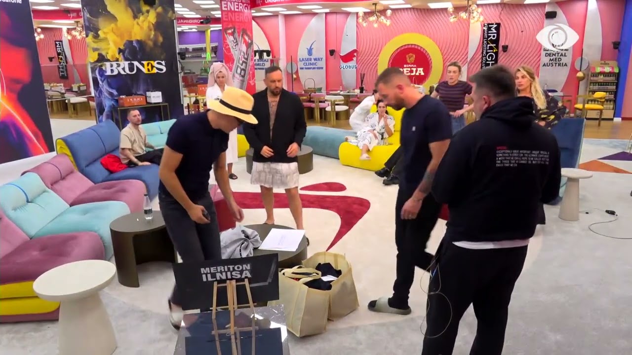 Në ditën e autizmit, banorët veshin bluzat e veçanta Special