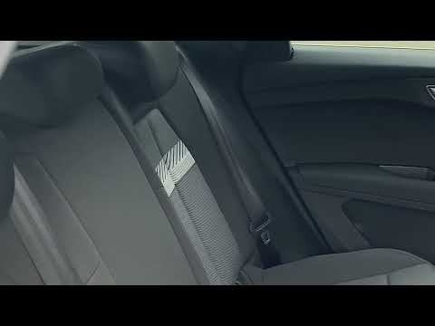 Audi Q4 e-tron 40 Sport - Image 2