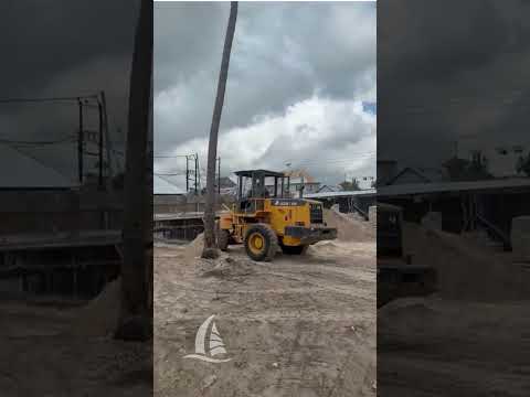 Vela Paje Construction – August 14, 2025 #15 | Close-Up of Construction Workers