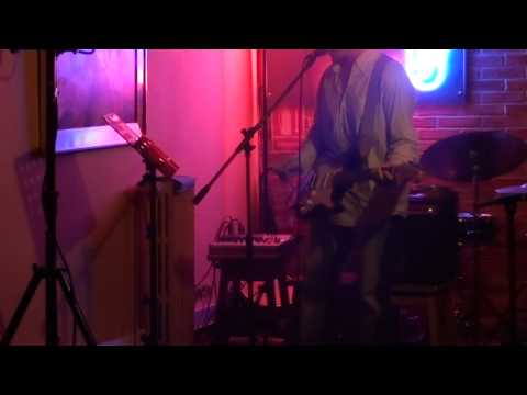 02 - Lápiz y Tinta - El Último de la Fila