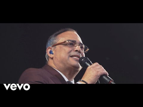 Videoclip de Qué Manera de Quererte (En Vivo desde Puerto Rico) — Gilberto Santa Rosa