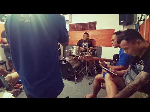 SILAMAT BITINGKAH-SPITFIRE BAND COVER. IT'S JAMMING SESSIONS