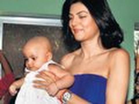 Introducing Sushmita Sen's Kids!!!