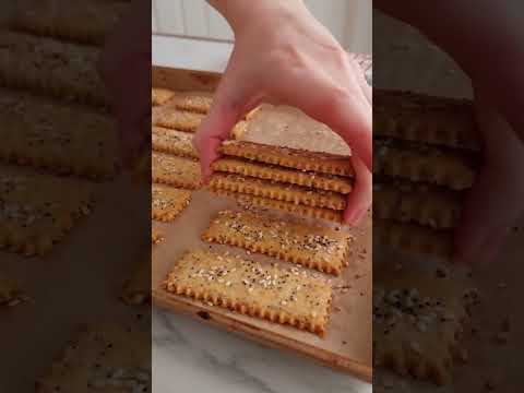 Perfect Gluten-Free Crackers: Crispy, Easy & Irresistible! #gluttenfree #baking