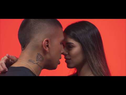 Maxiolly - DESNUDA ( Video Oficial )