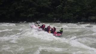 preview picture of video '"Borovi" the longest rapid, Tara river canyon, high spring  water level rafting, Montenegro - Bosnia'