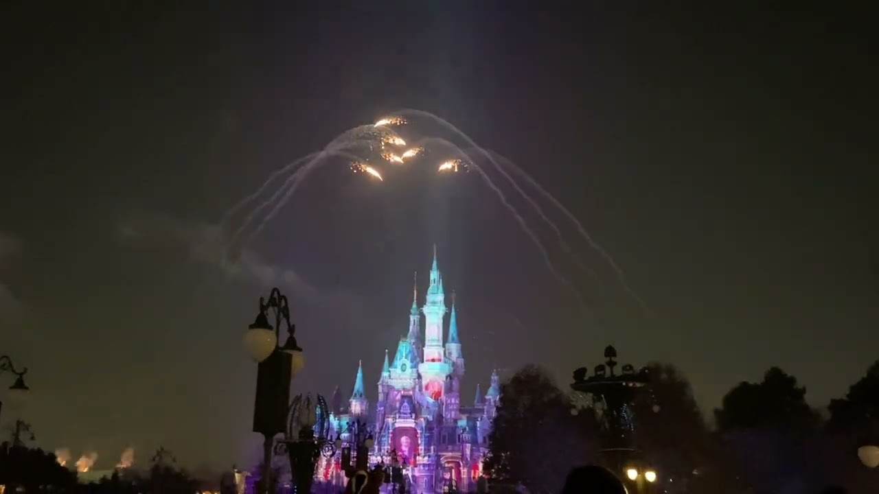 Fireworks and light display at Shanghai Disneyland (Part 1)