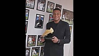É bizarro o que Mbappé fez, nunca ninguém tinha vencido duas Chuteiras de Ouro em Copas diferentes.