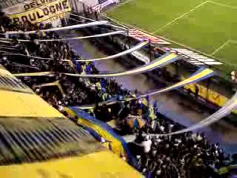 "Son los putos de river." Barra: La 12 &bull; Club: Boca Juniors