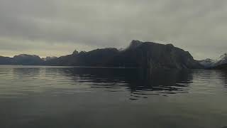 preview picture of video 'Boat trip in Nuup Kangerlua'