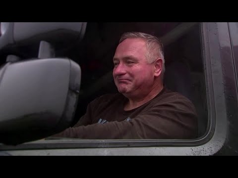 足止めされたトラック運転手は、クリスマスのために家に帰りたいと思っています。 (Stranded trucker wants to go home for Christmas)