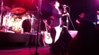 Vicci Martinez "Run Run Run"