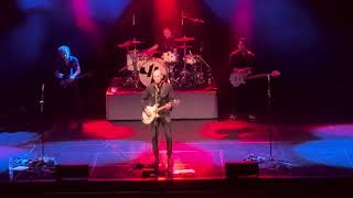 Vertical Horizon plays “Falling Down” for the first time in 25 years