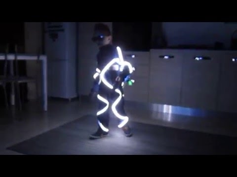 Video divertente!Bimbo robot!Carnevale 2016!!