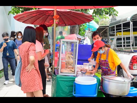 [4K] 2020 Thai street food on lunchtime "Soi Langsuan" in Bangkok