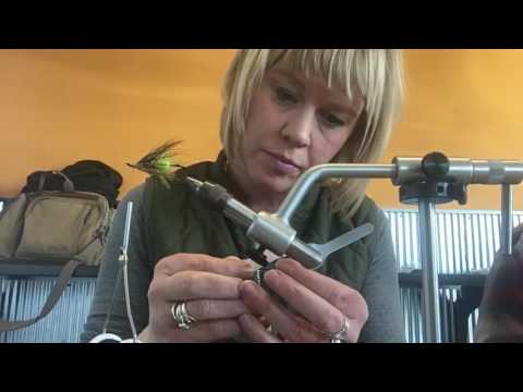 Setting Wings on an Akroyd.