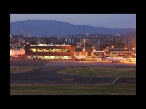 L' aeroporto di Firenze dall'alba al tramonto.