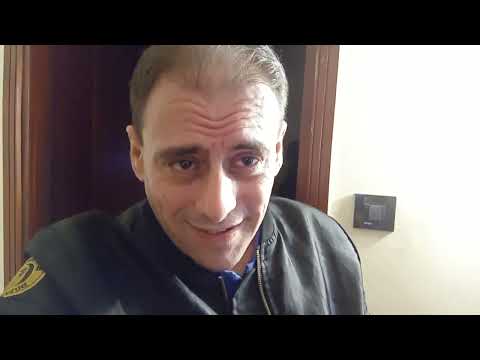 Il commissario Falò 2 - Lettura di un (est)ratto con imitazione finale di S. Berlusconi, bambagioni!